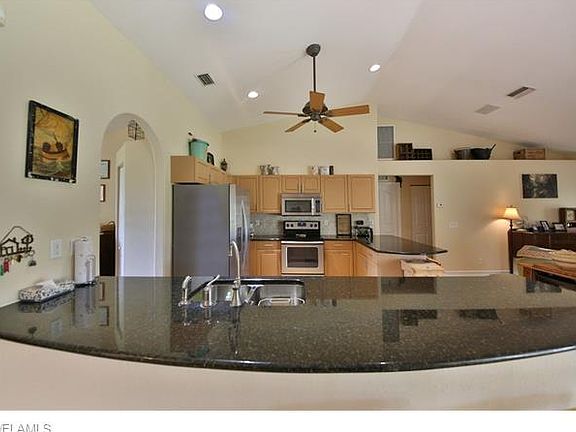 5th image of 217 NW 38th Pl