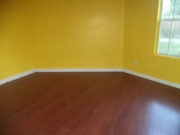 4th image of 7471 Lakehurst Dr