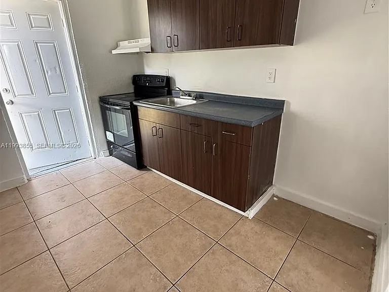 1306 NW 61st St #5 — Photo 8