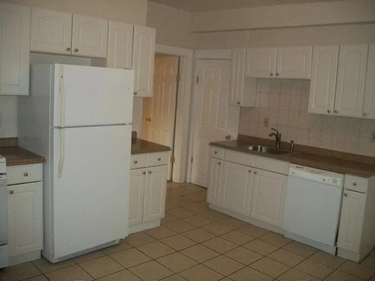 279 Pearl St — Photo 9