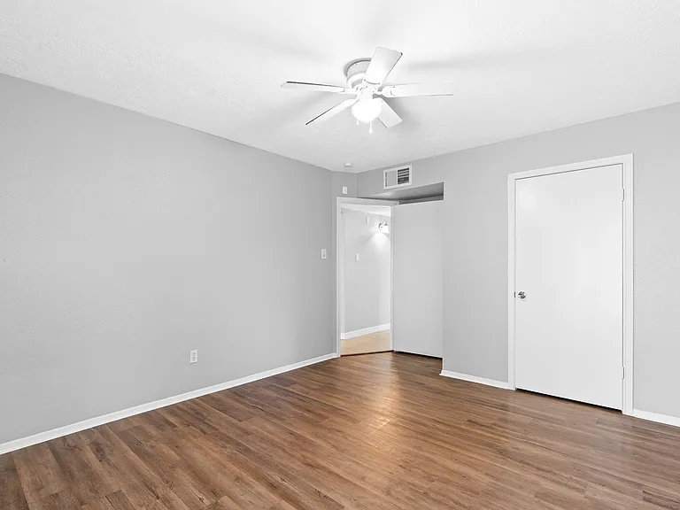 Secondary bedroom 1