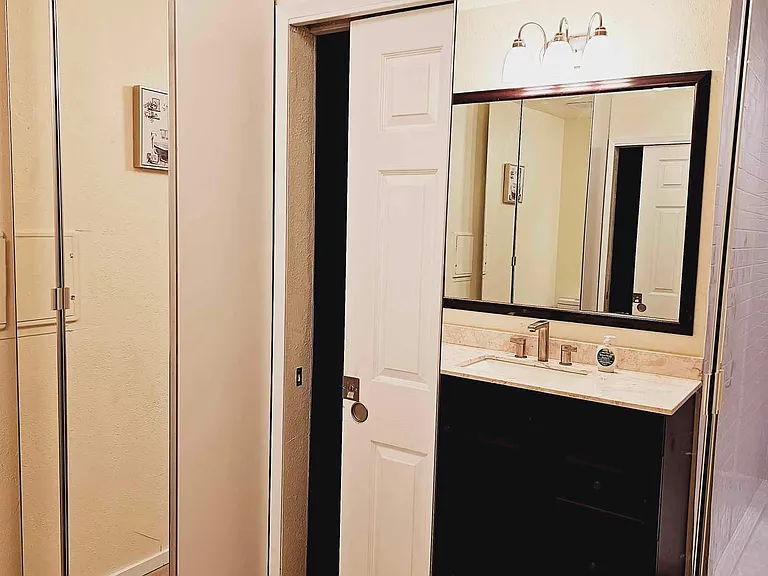 Master bath suite