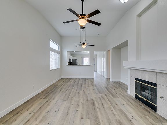 3rd image of 1904 Cardinal Point St