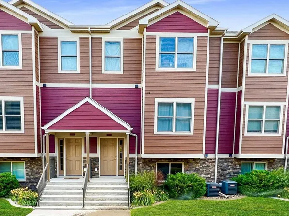 2951 8th St NW, Minot, ND 58703