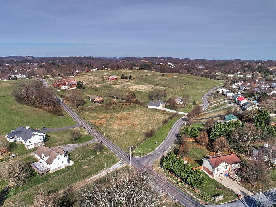 2nd image of 2 Old Embreeville Rd