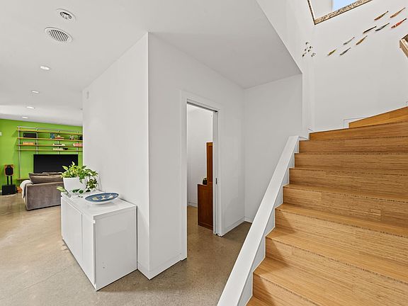 5th image of 4908 S Shepherd Dr