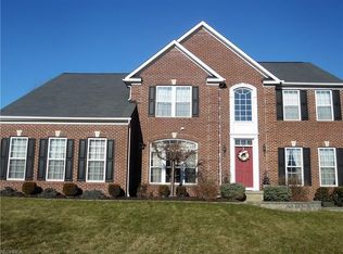 3885 Woodglen Ave, Barberton, OH 44203