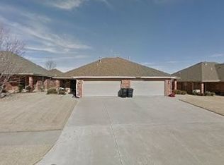 907 SW 37th St, Moore, OK 73160