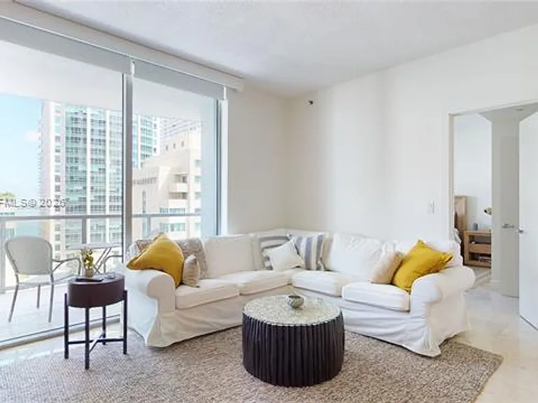 1060 Brickell Ave #1805 — Photo 2
