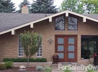 7344 Riverside Dr, Algonac, MI 48001