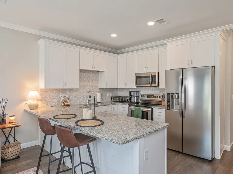 1802 Stable Ln #B2 — Photo 10