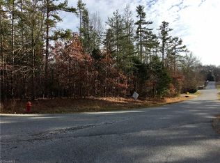 384 E 2nd St, Denton, NC 27239