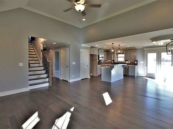 4th image of 210 Ernest Dr #85