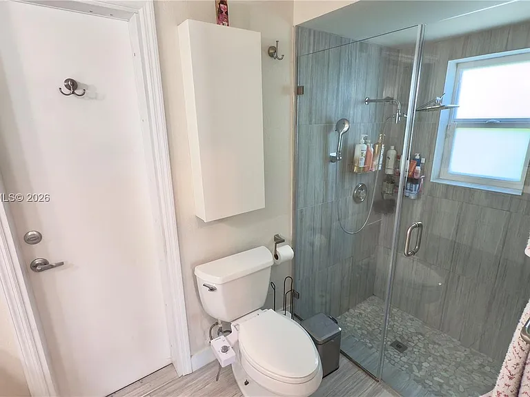 2411 NW 31st St — Photo 23