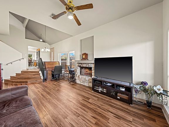 5th image of 2115 Vista Ridge Dr
