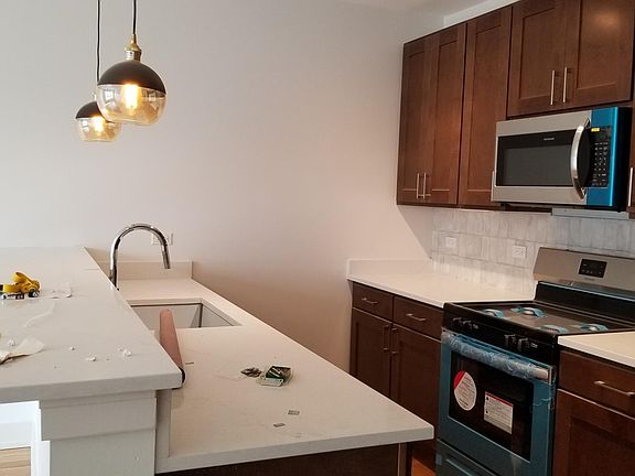 2nd image of 2755 N Spaulding Ave #201
