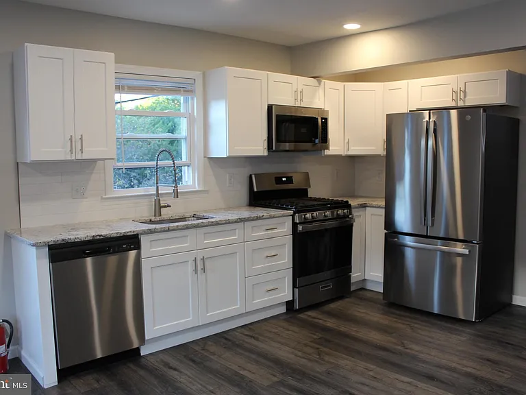 34 Delsea Dr S #B — Photo 6