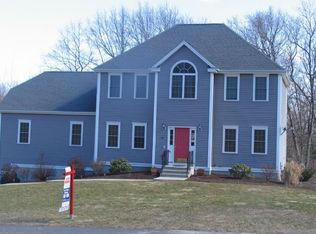 39 Acorn Dr, Uxbridge, MA 01569