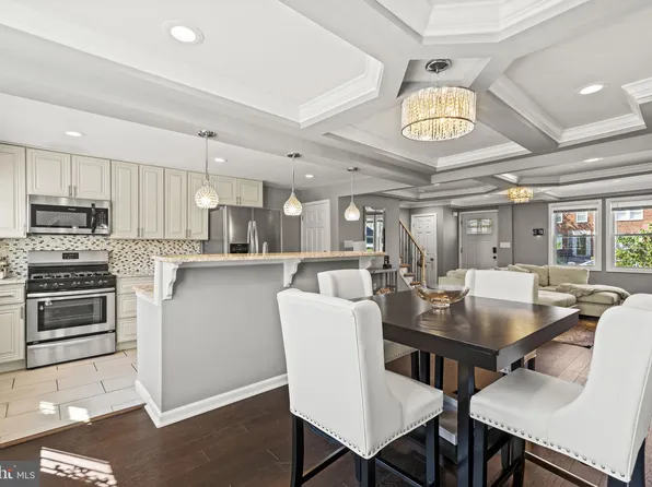 3709 Ravenwood Ave, Baltimore, MD 21213