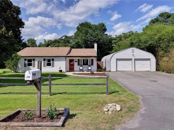 206 Highfield Dr, Toano, VA 23168