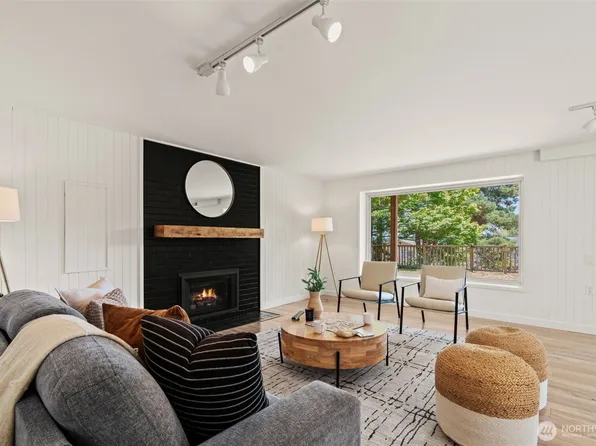 8456 6th Avenue SW, Seattle, WA 98106