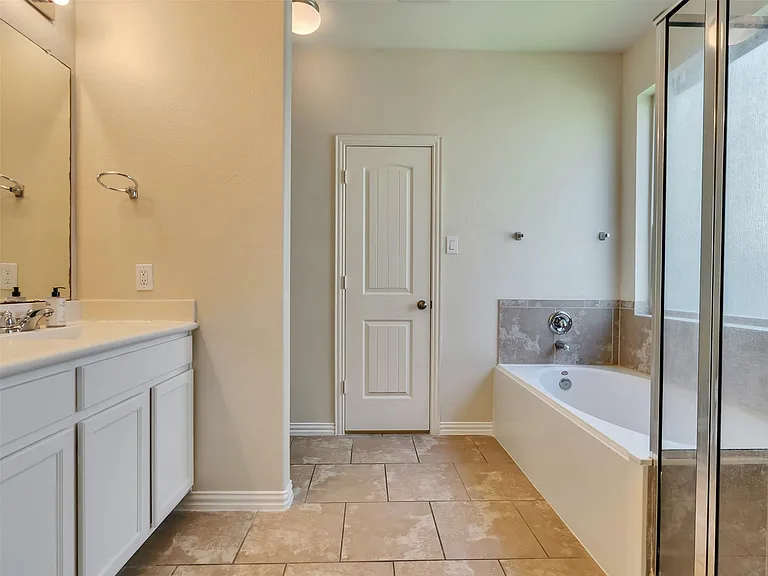 10906 Whistlers Cottage Ct — Photo 24