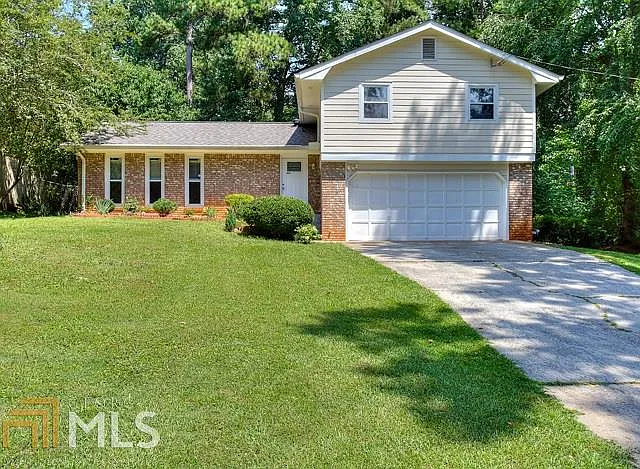 5643 Breezy Ct photo 1