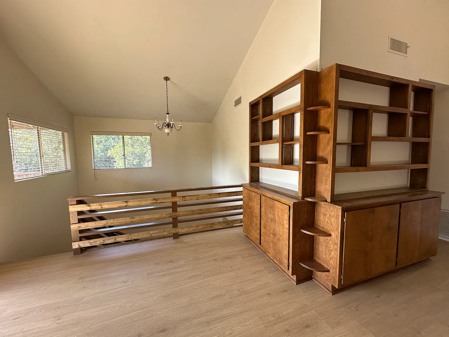 4210 Hendrickson Rd — Photo 3