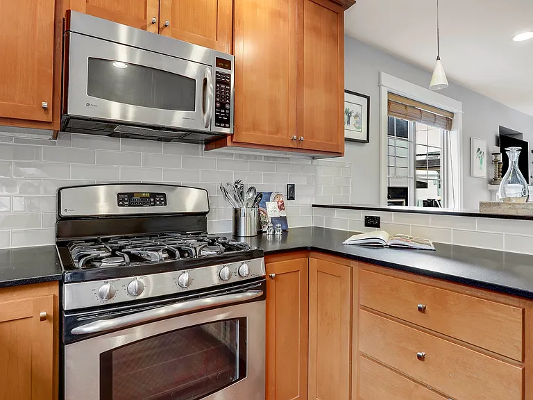 4429 41st Ave SW #B — Photo 6