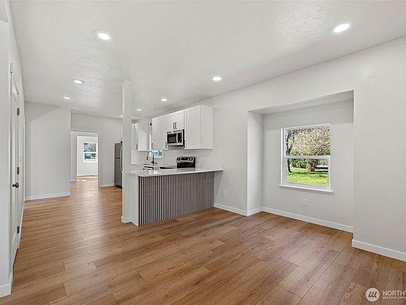 4th image of 24578 Wicker Road