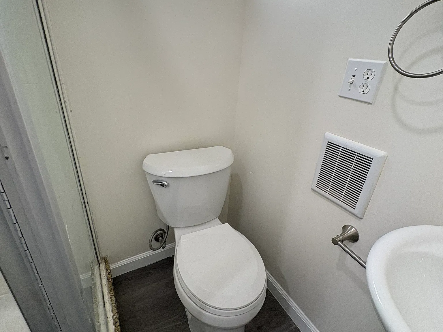 Studio, 250 sqft, $1,595 — Photo 4