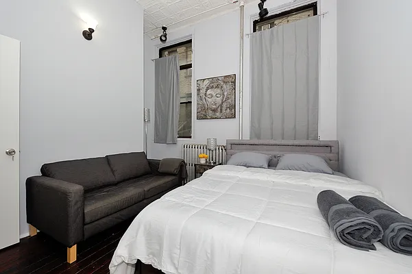 Rented by Furnished Habitat | media 41