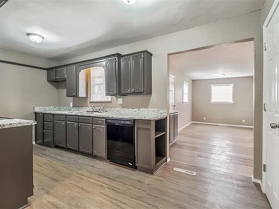 5th image of 4408 SE 38th St