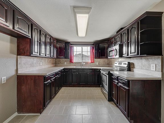 5th image of 5435 W Wilshire Dr