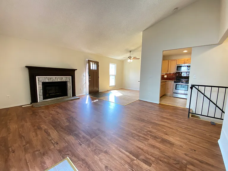 225 S Tyler Ave — Photo 3