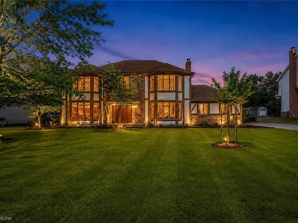 10037 Jamestown Dr, North Royalton, OH 44133