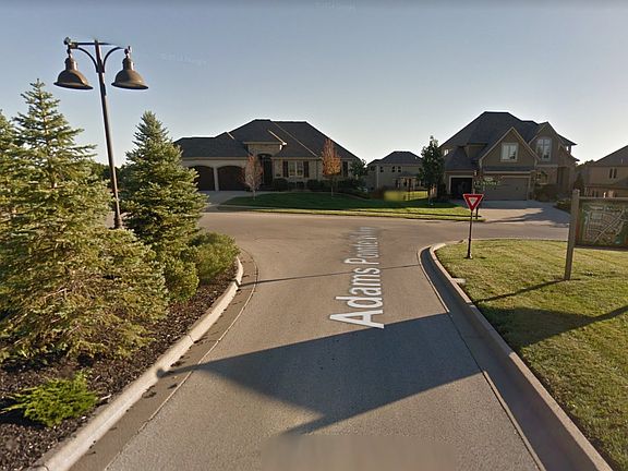 4th image of 2501 NE Amanda Ln