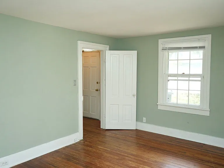 920 Anderson St — Photo 12