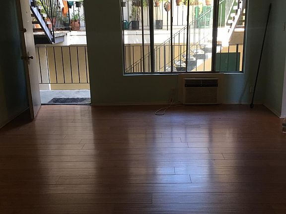 4th image of 6100 Primrose Ave #3