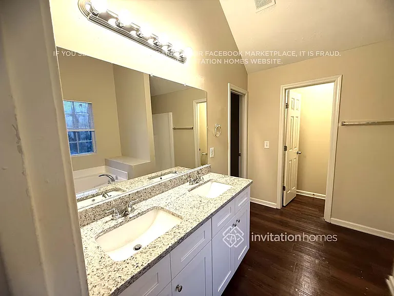 10 Summer Breeze Ct — Photo 8