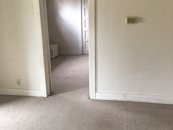 3rd image of 816 E Grand Ave APT 1