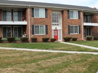 25361 Shiawassee Cir, Southfield, MI 48033