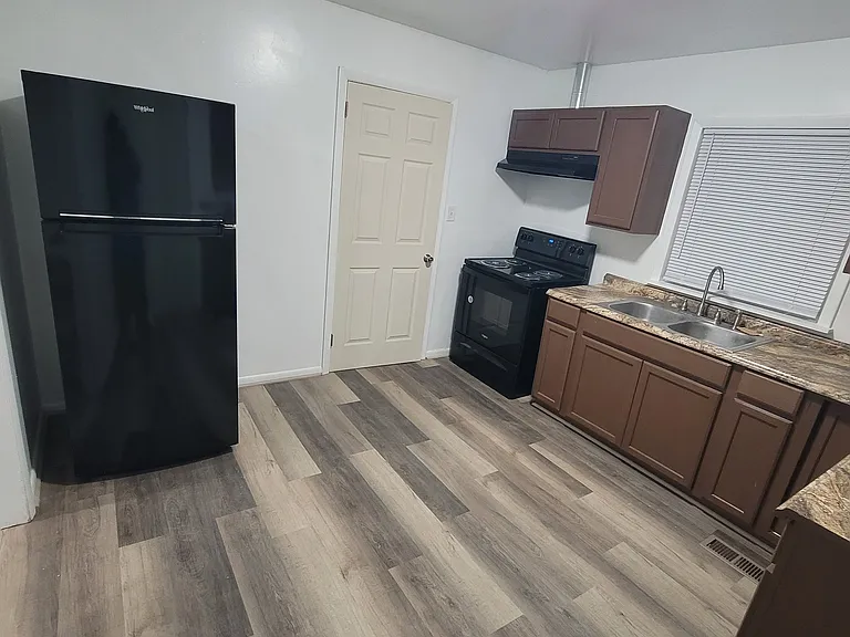 8505 Orcutt Ave — Photo 5