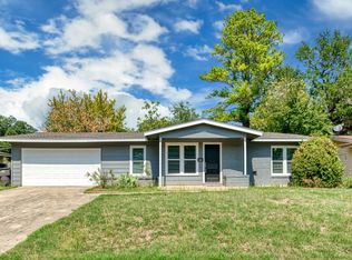 6225 Windermere Pl, Fort Worth, TX 76112