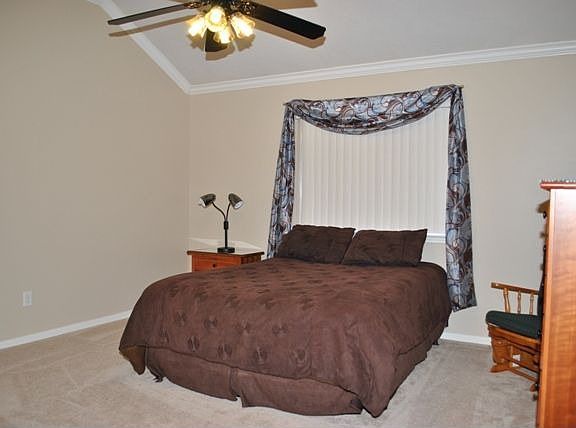 2nd image of 610 Oak Hill Dr