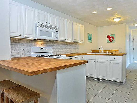 5th image of 32 Fox Dr #32
