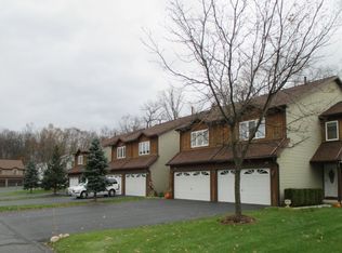 1153 Ridge Crest Dr, Victor, NY 14564