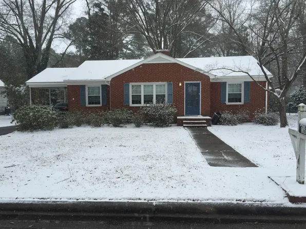 1604 Longwood Dr, Greenville, NC 27858