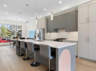 2507 E 17th St NW, Calgary, AB T2M 3S3