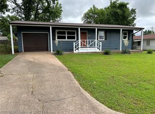 321 Mockingbird Ln, Sallisaw, OK 74955